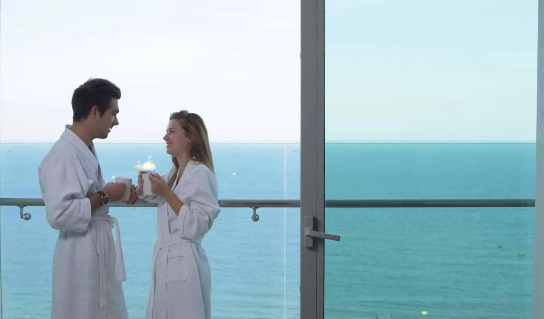 Lejlighed Romantic Apt With Seaview - Beachfont Da Nang