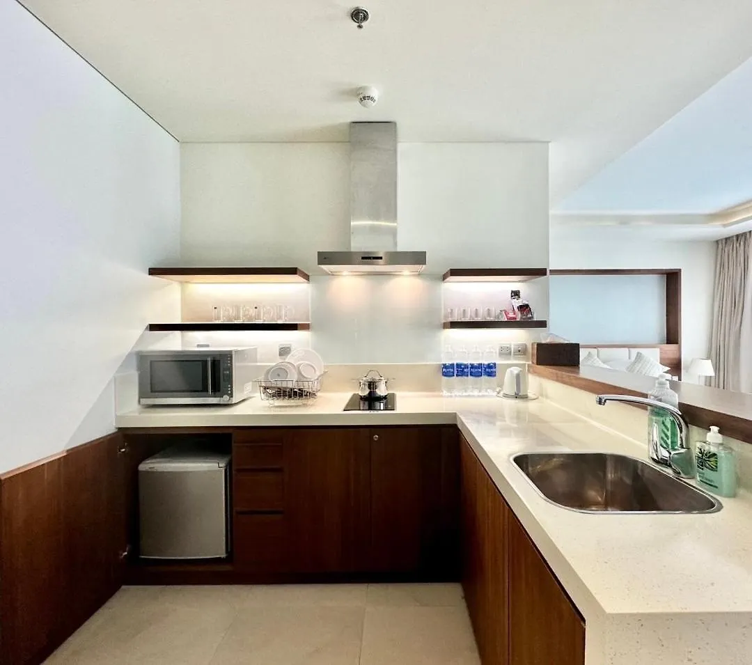 Romantic Apt With Seaview - Beachfont Da Nang Vietnam