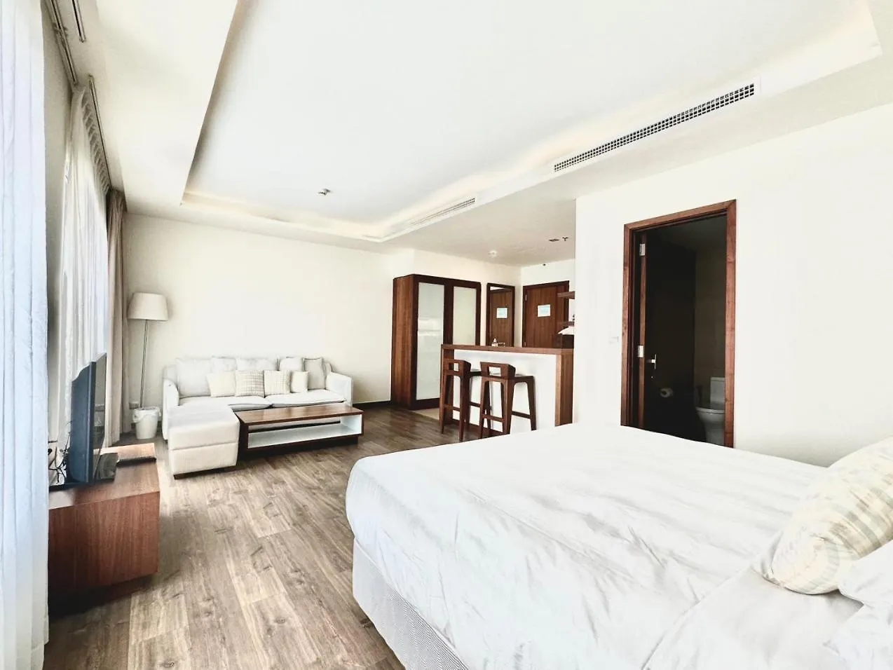 Romantic Apt With Seaview - Beachfont Da Nang 0*,  Vietnam