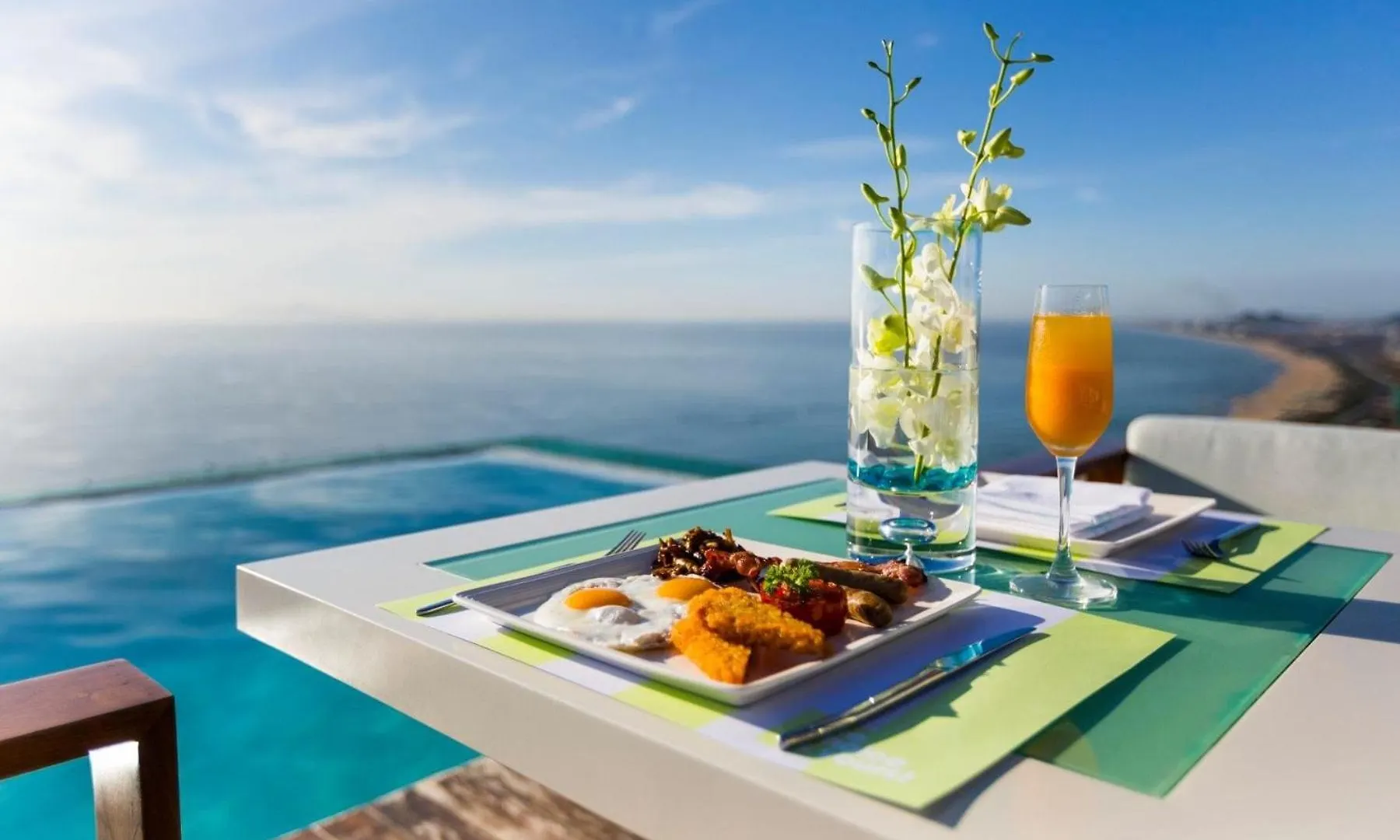 Romantic Apt With Seaview - Beachfont Da Nang Apartment