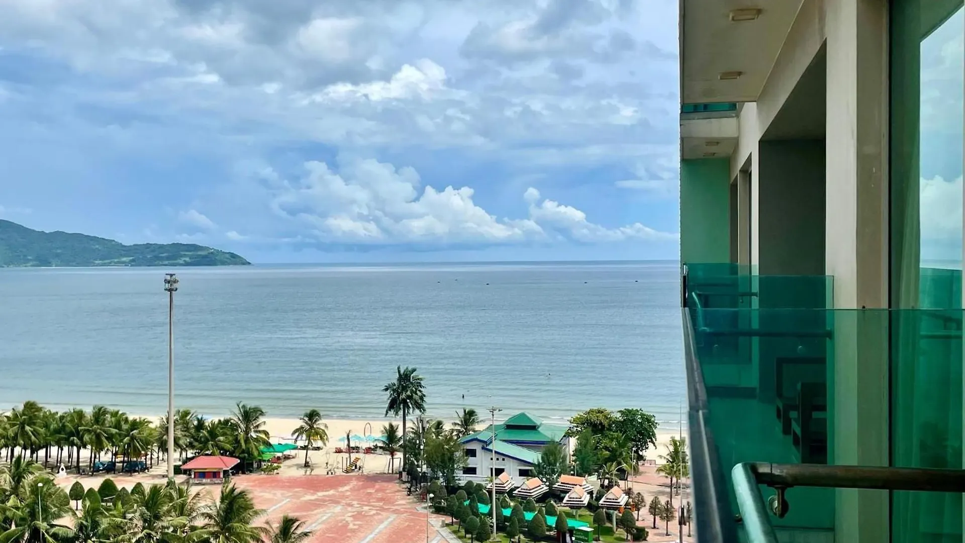 Apartment Romantic Apt With Seaview - Beachfont Da Nang Vietnam