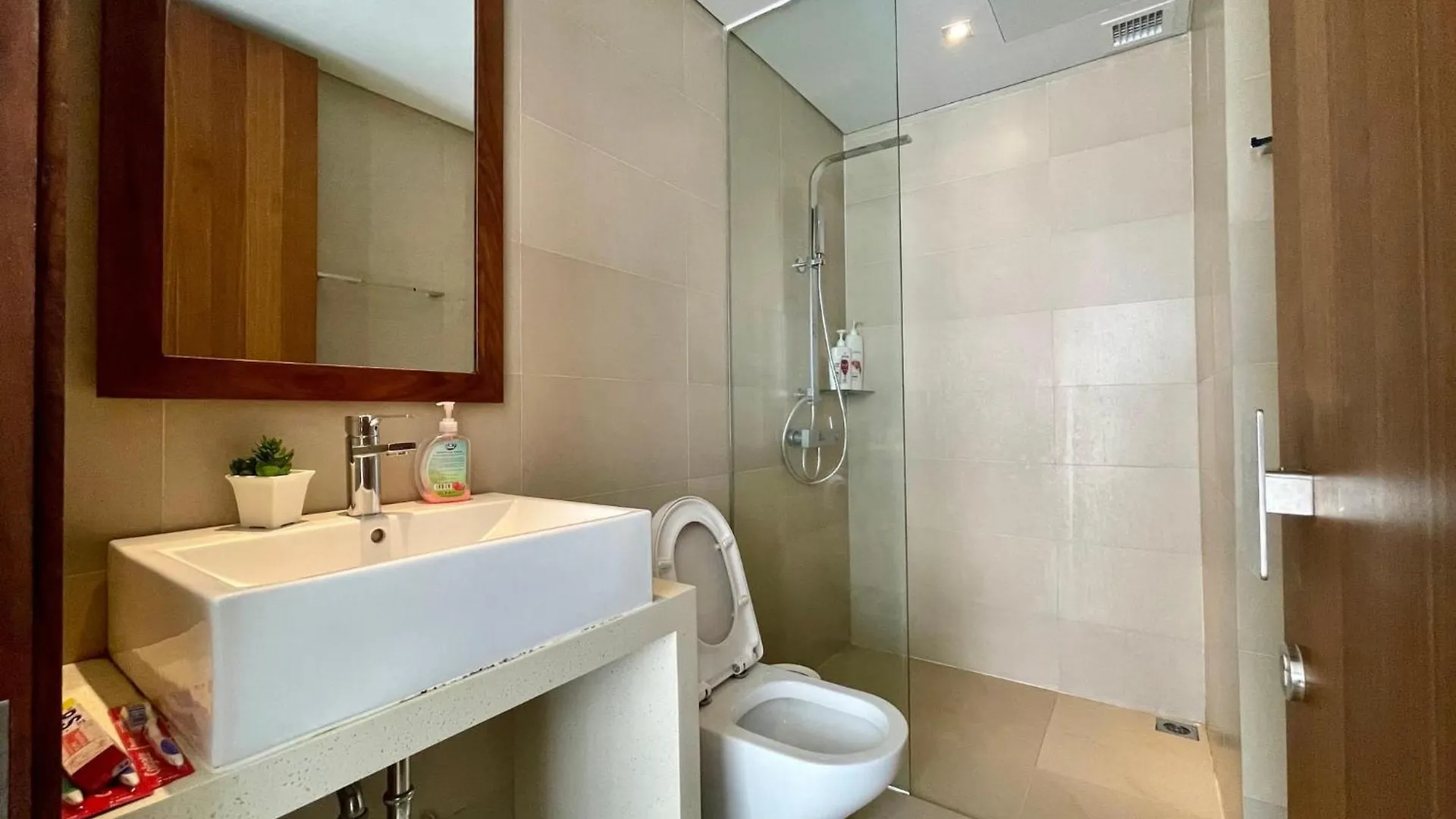 Apartment Romantic Apt With Seaview - Beachfont Da Nang