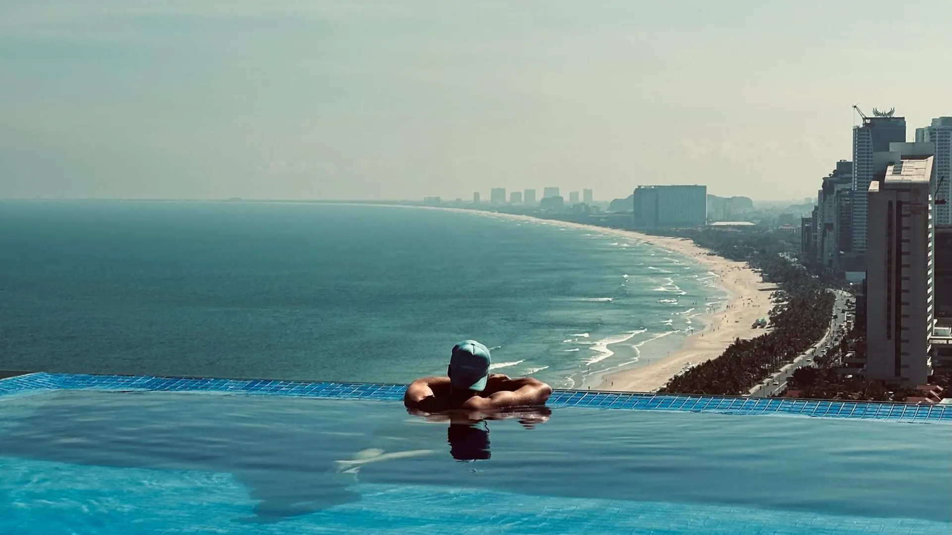 Apartment Romantic Apt With Seaview - Beachfont Da Nang